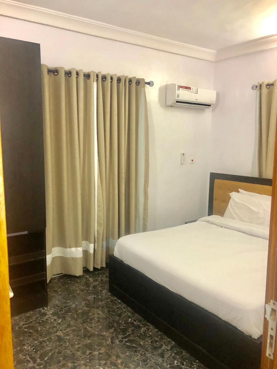 24/7 Luxury Apartment Лаґос Екстер'єр фото